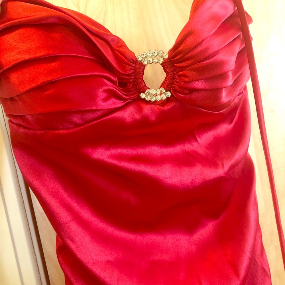 Long fitted red dress